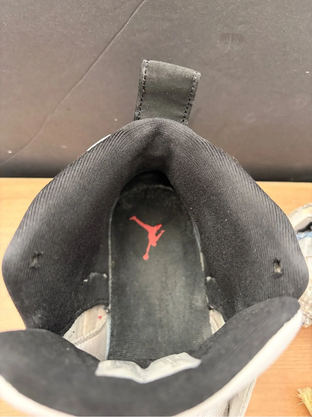 Jordan clean leather